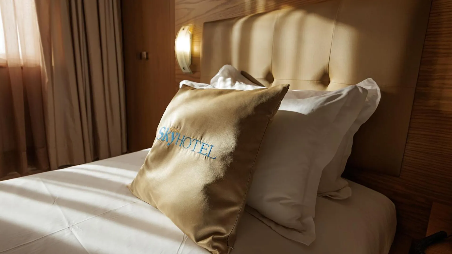 Sky Hotel Tirana 4*,  Albania